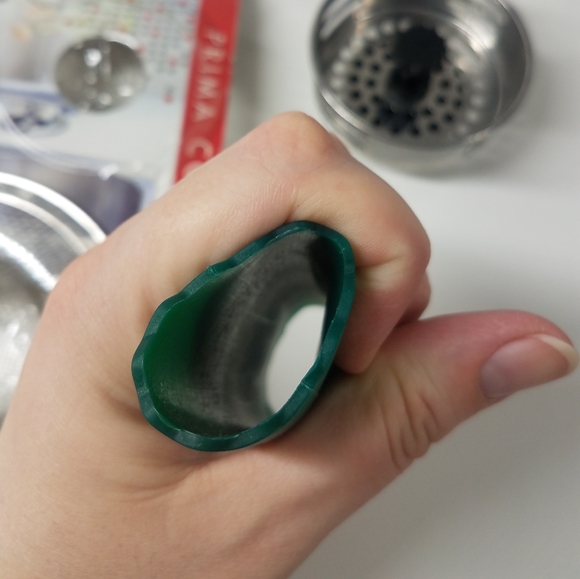 Mixed Lot of Kitchen Stuff, Coasters, Garlic Peel - Picture 3 of 7